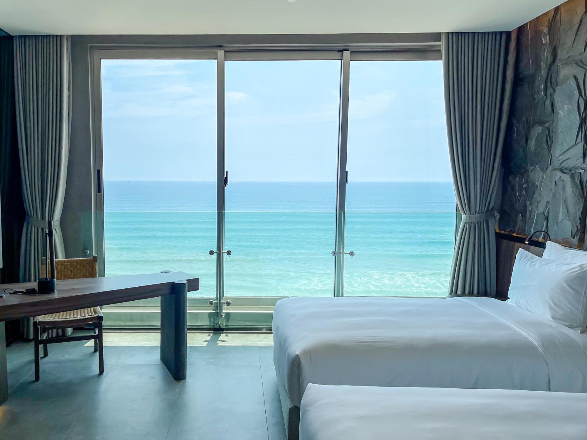 M Hotel Danang Экстерьер фото Deluxe Ocean View