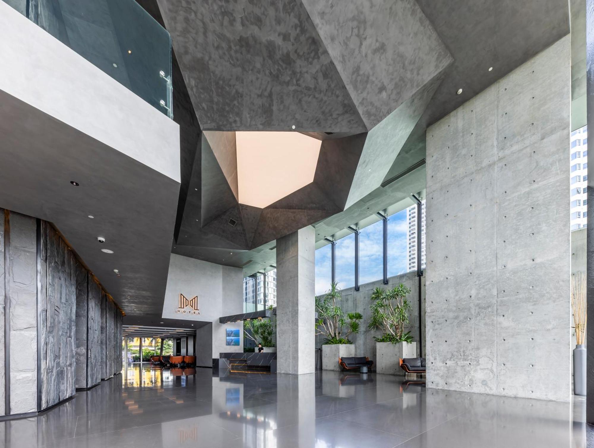 M Hotel Danang Экстерьер фото Interior of the building