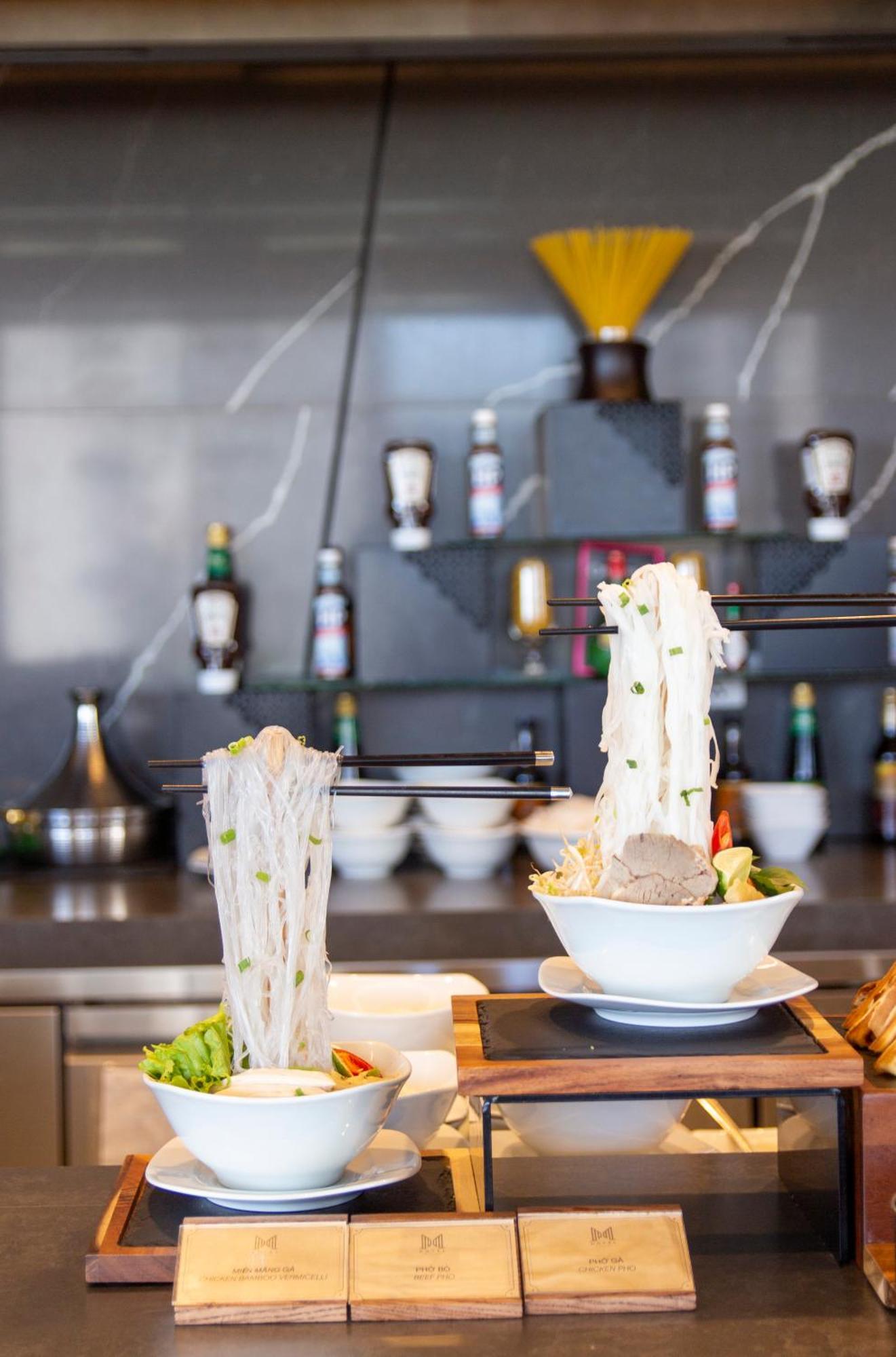 M Hotel Danang Экстерьер фото Rice vermicelli
