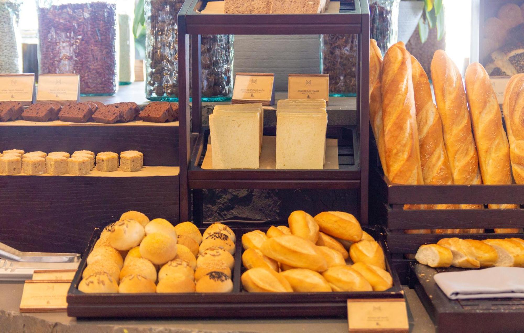 M Hotel Danang Экстерьер фото Bread and cheese